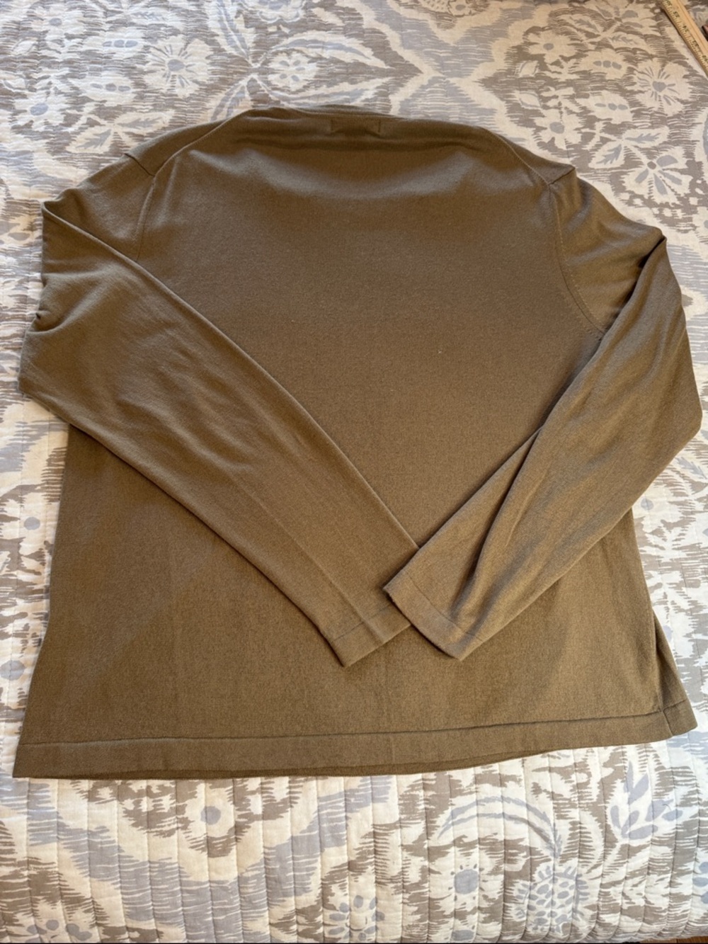 Banana Republic Men's V-Neck cashmere blend Sweater in camel; size XL - Picture 10 of 10